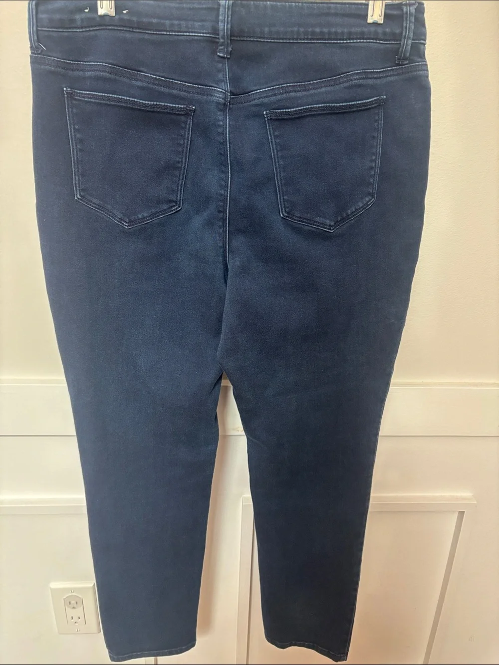 Chico's Platinum jeggings in a dark wash blue featuring a classic five-pockets